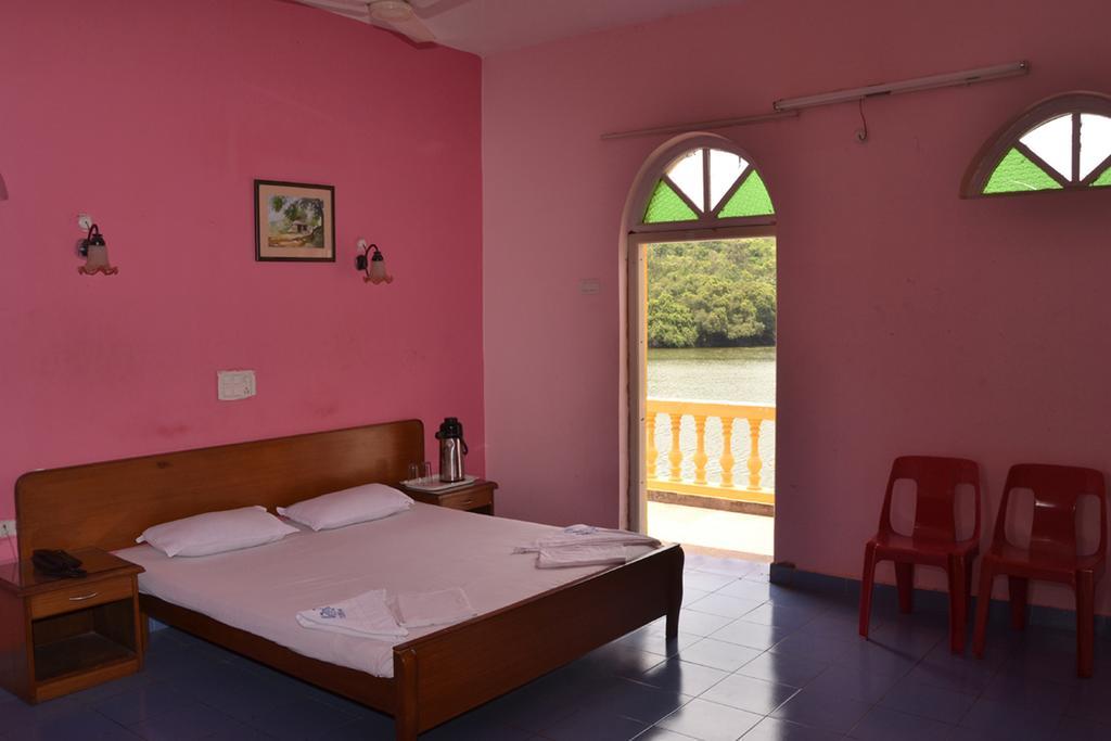 Mayem Lakeview Hotel Goa Cameră foto