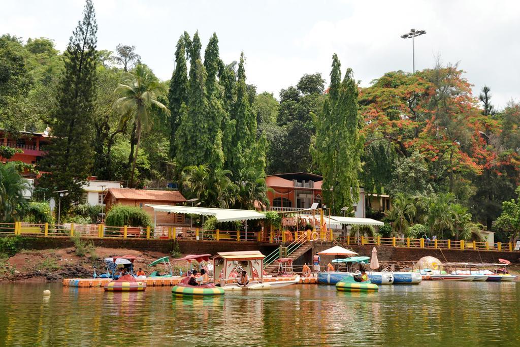 Mayem Lakeview Hotel Goa Exterior foto